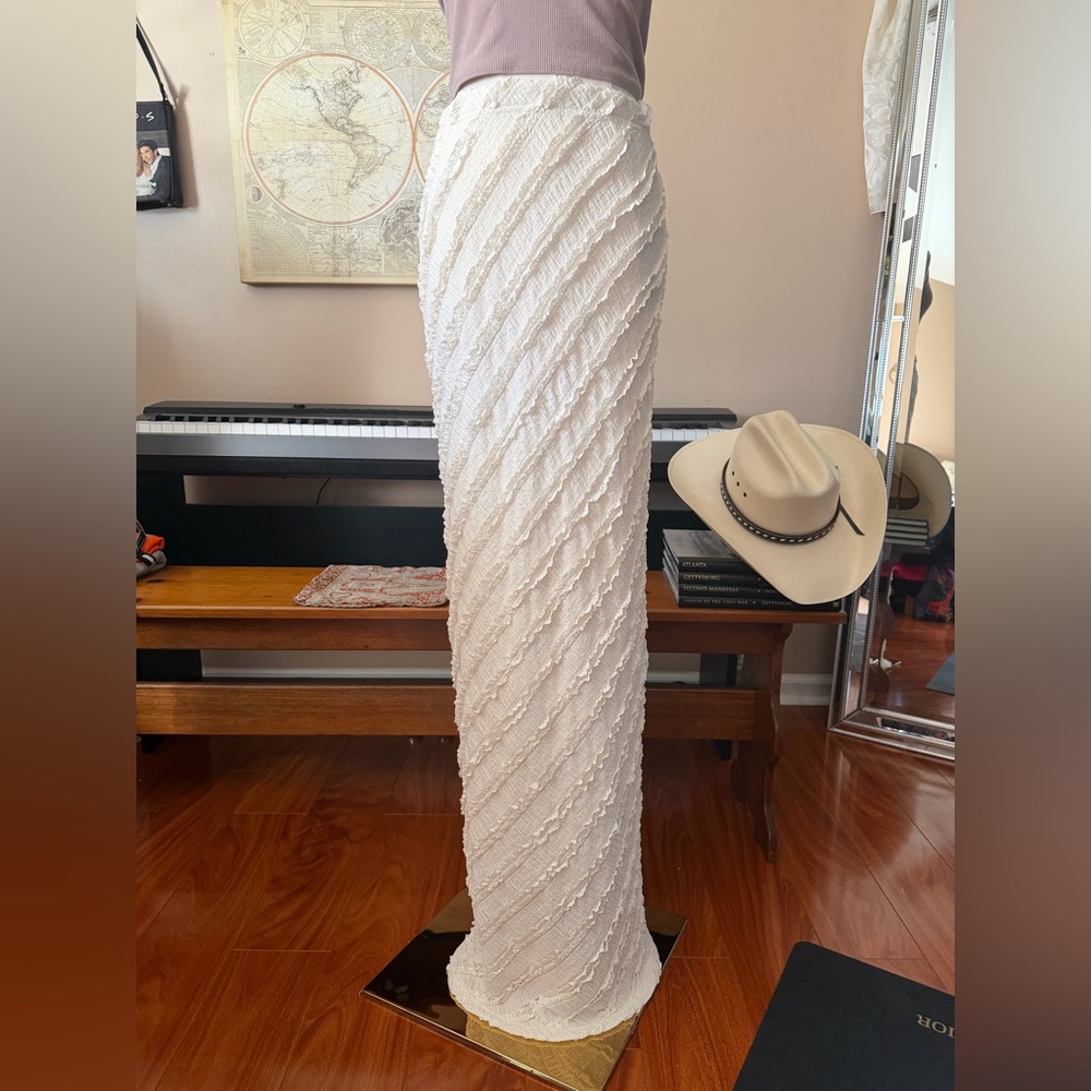 Commense White Textured Pencil Skirt